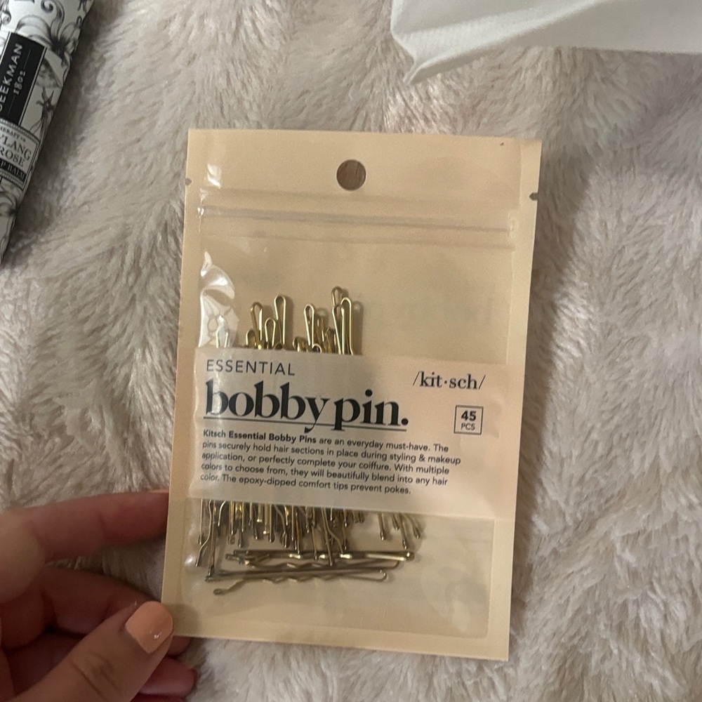Kitsch Gold Bobby Pins